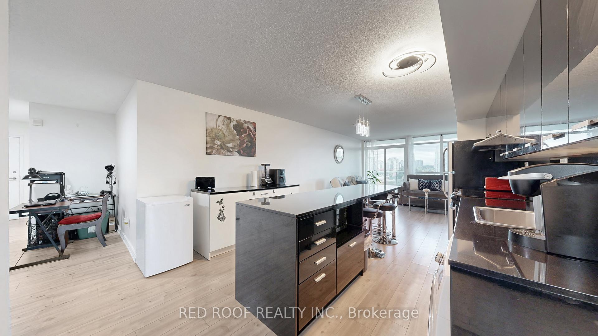 Photo 7 of Unit 711, 33 Singer Court, North York, Bayview Village — HOMEH