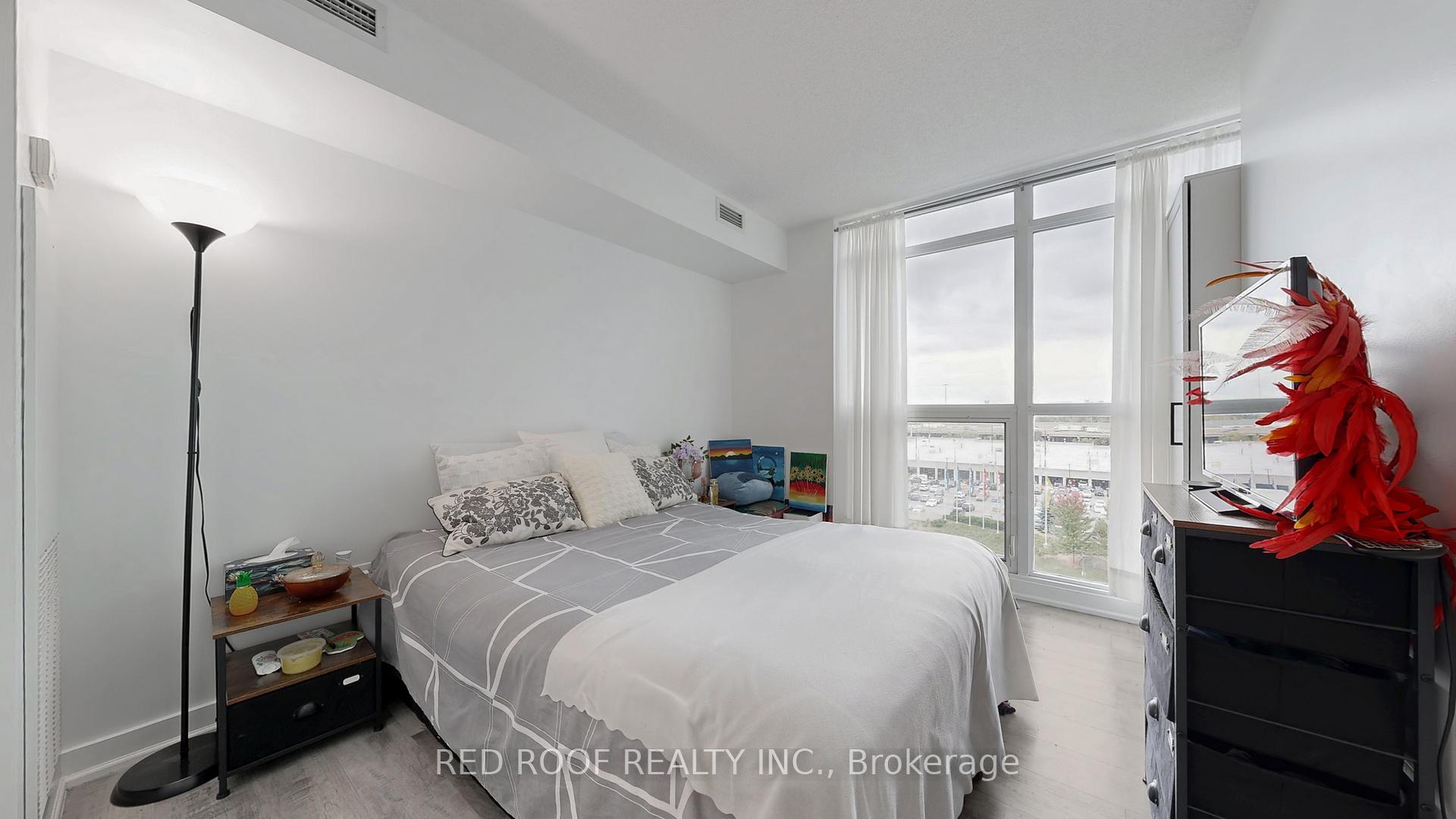 Photo 10 of Unit 711, 33 Singer Court, North York, Bayview Village — HOMEH