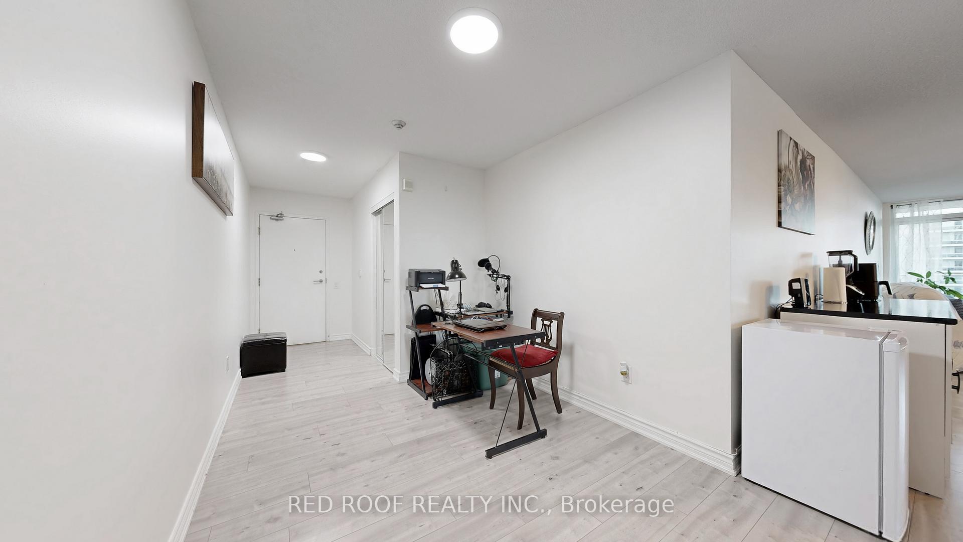 Photo 12 of Unit 711, 33 Singer Court, North York, Bayview Village — HOMEH
