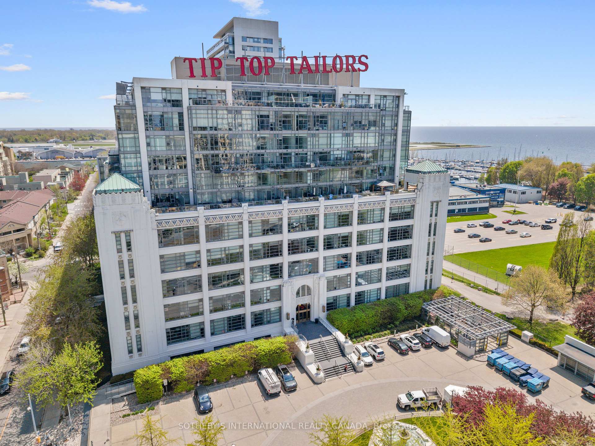 Photo of Unit 614, 637 Lake Shore Boulevard W
