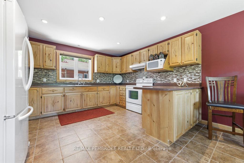 Photo 9 of 208 Red Fox Trail, Head, Clara and Maria, Head Twp — HOMEH