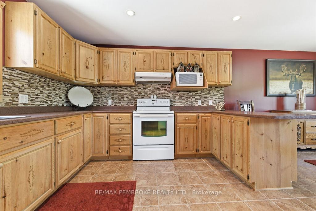 Photo 10 of 208 Red Fox Trail, Head, Clara and Maria, Head Twp — HOMEH