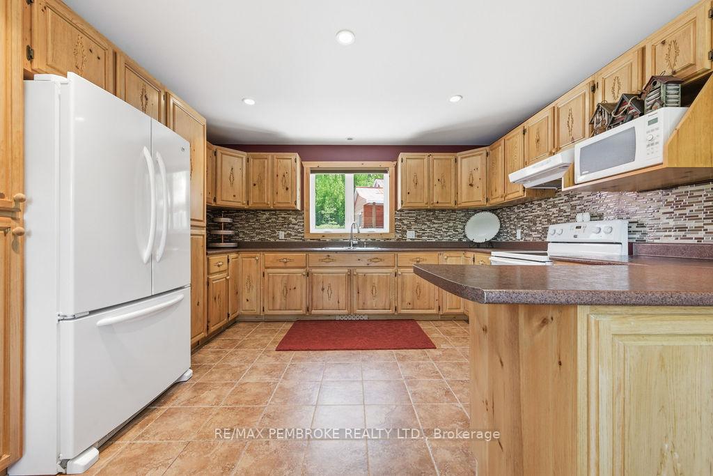 Photo 11 of 208 Red Fox Trail, Head, Clara and Maria, Head Twp — HOMEH