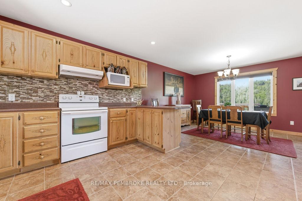 Photo 13 of 208 Red Fox Trail, Head, Clara and Maria, Head Twp — HOMEH
