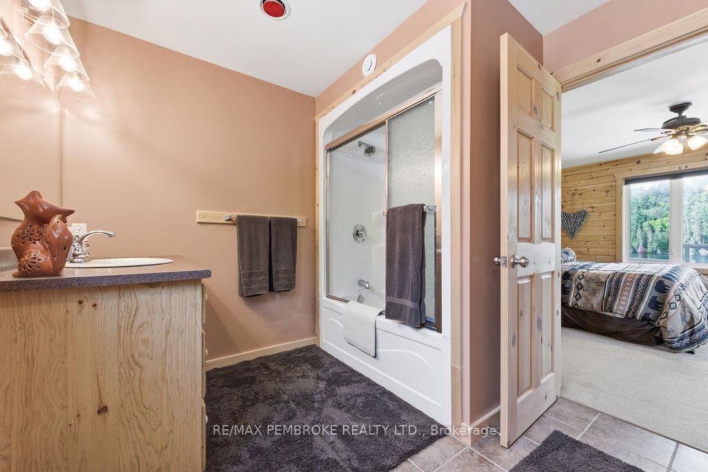 Photo 19 of 208 Red Fox Trail, Head, Clara and Maria, Head Twp — HOMEH