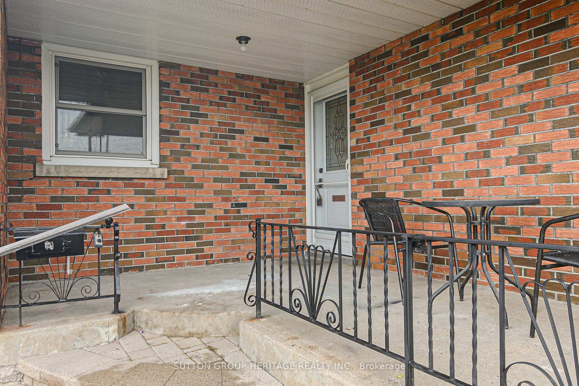 Photo 6 of 490 Milton Street, Oshawa, Donevan — HOMEH