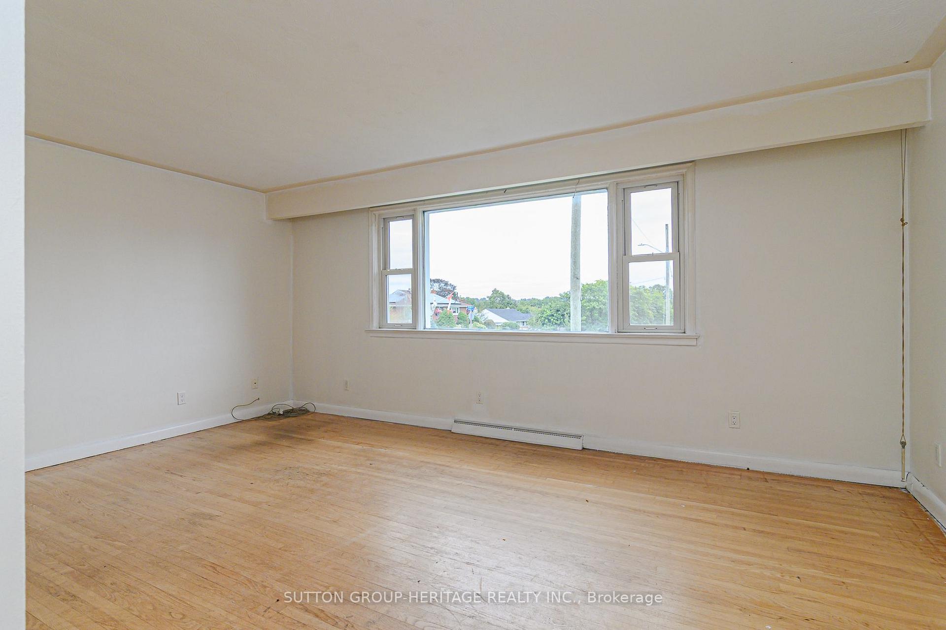 Photo 7 of 490 Milton Street, Oshawa, Donevan — HOMEH
