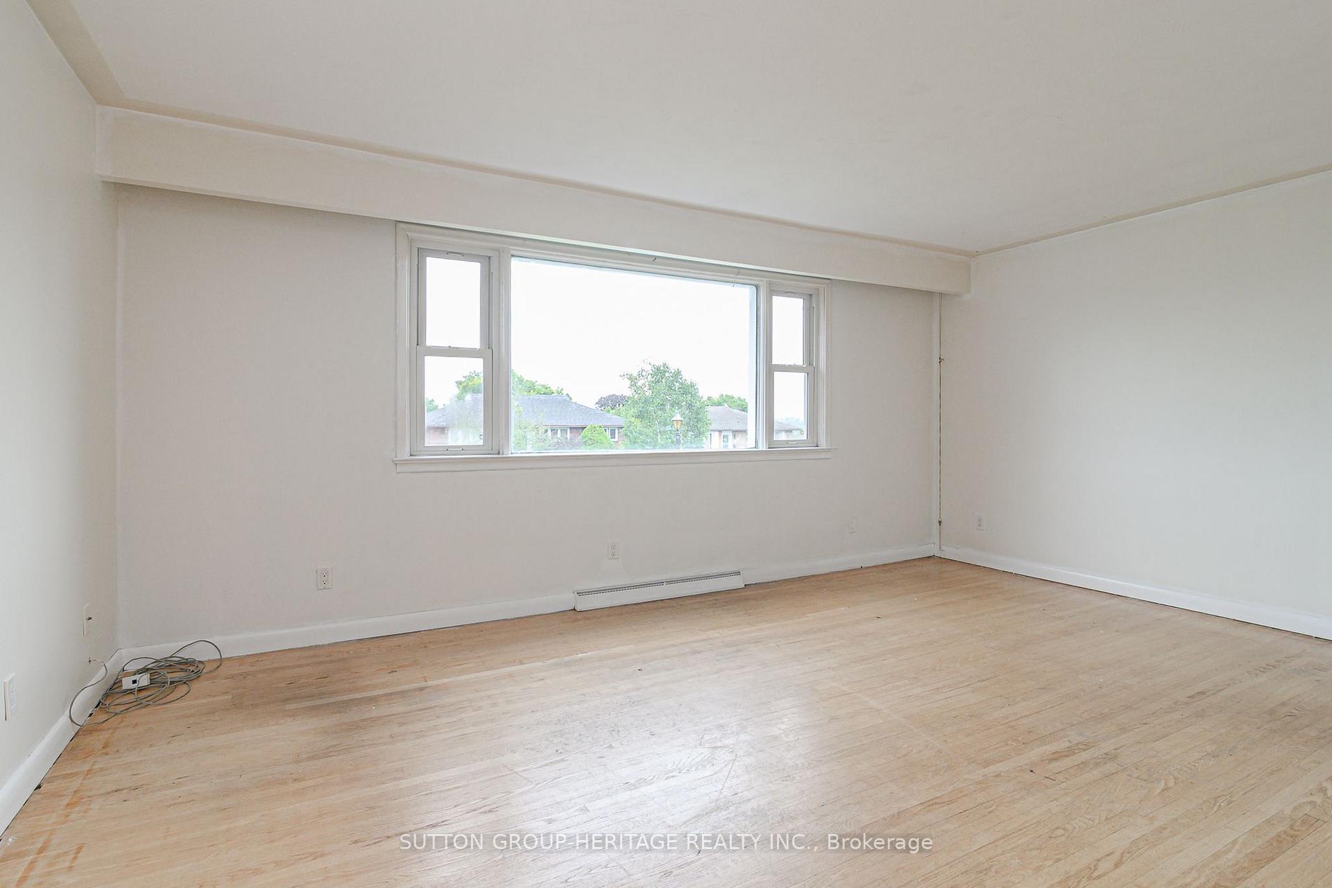 Photo 17 of 490 Milton Street, Oshawa, Donevan — HOMEH