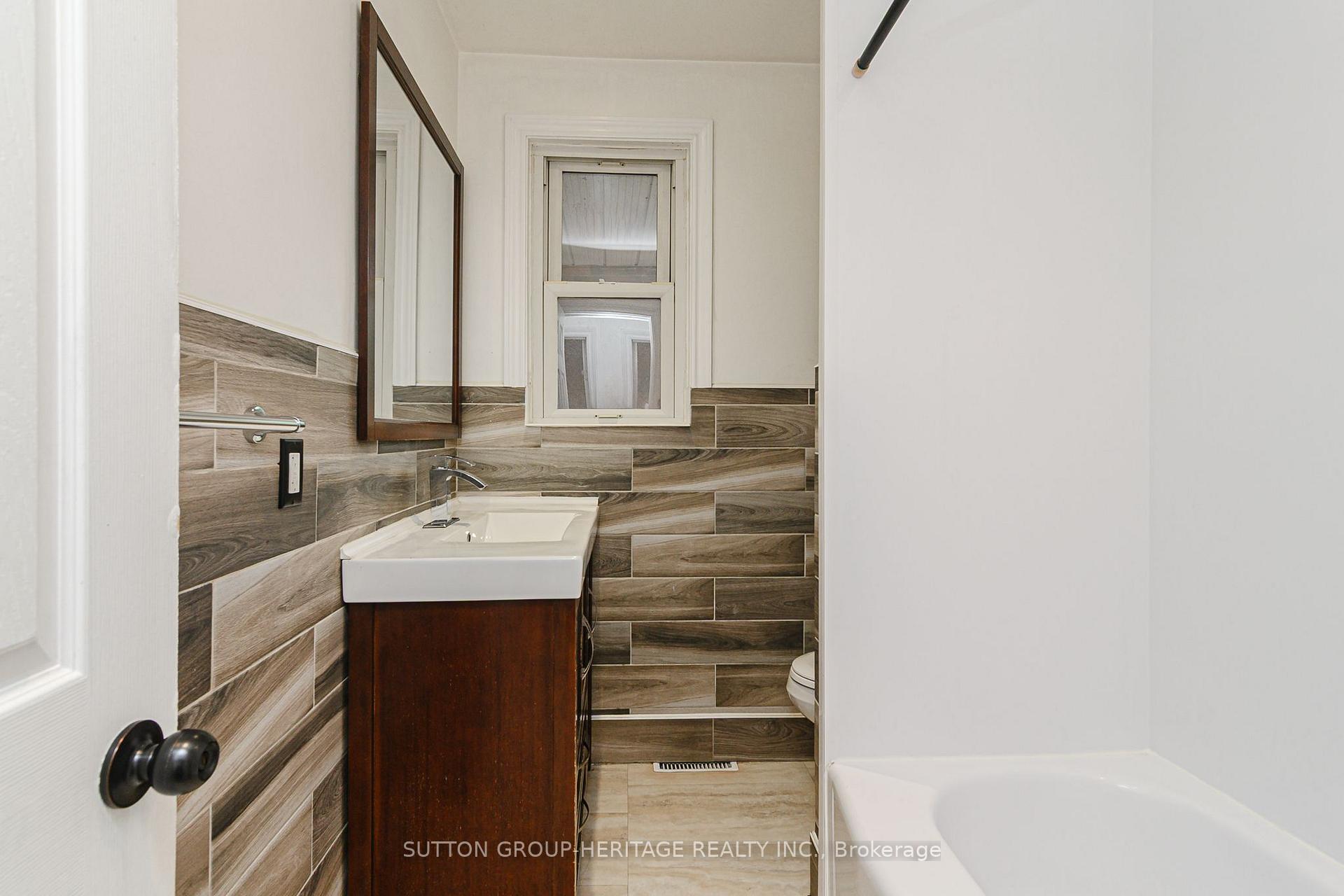 Photo 24 of 490 Milton Street, Oshawa, Donevan — HOMEH
