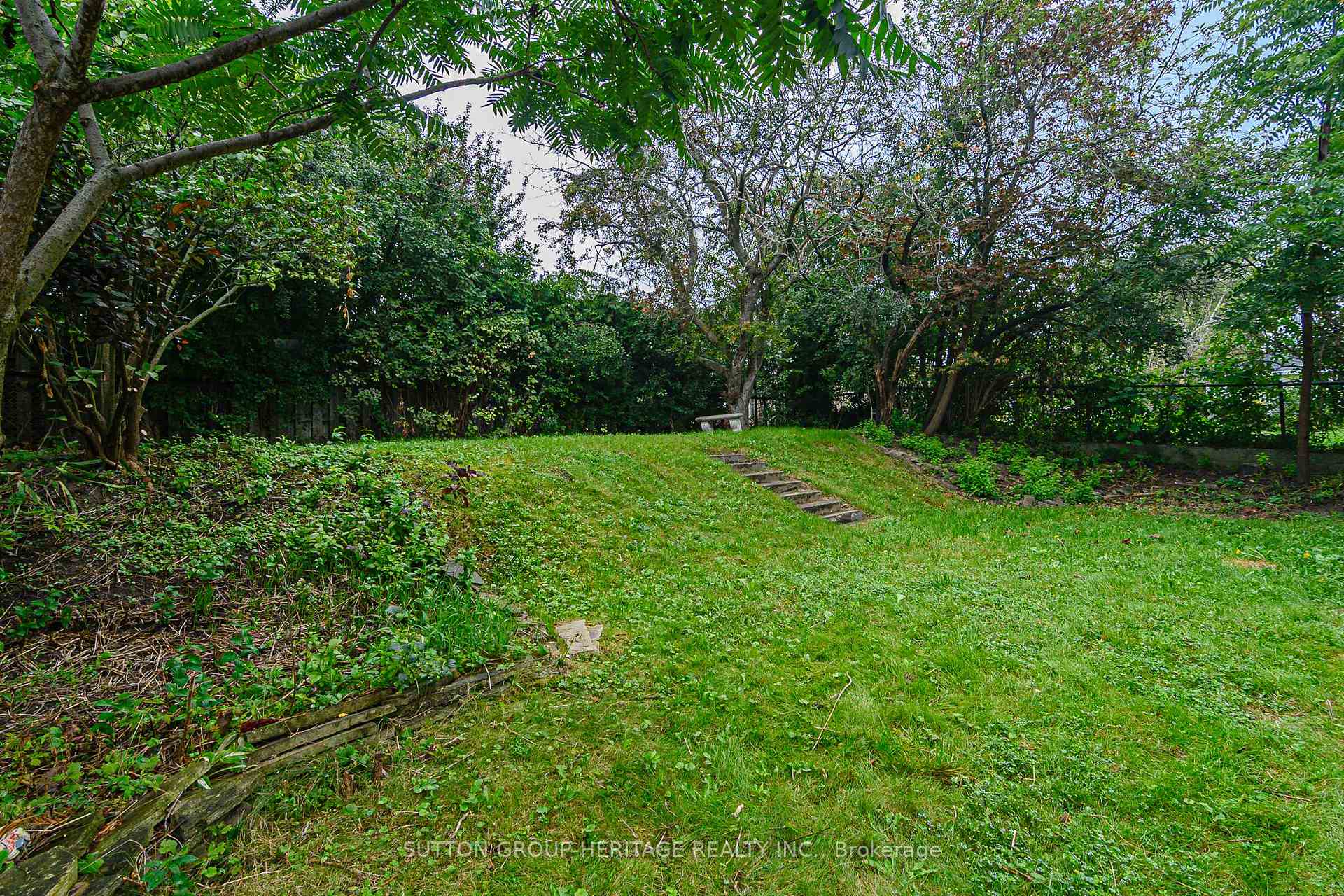 Photo 35 of 490 Milton Street, Oshawa, Donevan — HOMEH