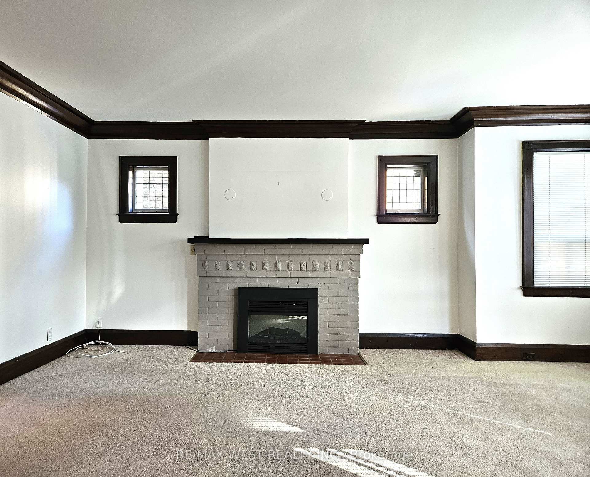 Photo 2 of Unit Main, 10 Oriole Gardens, Toronto, Yonge-St. Clair — HOMEH