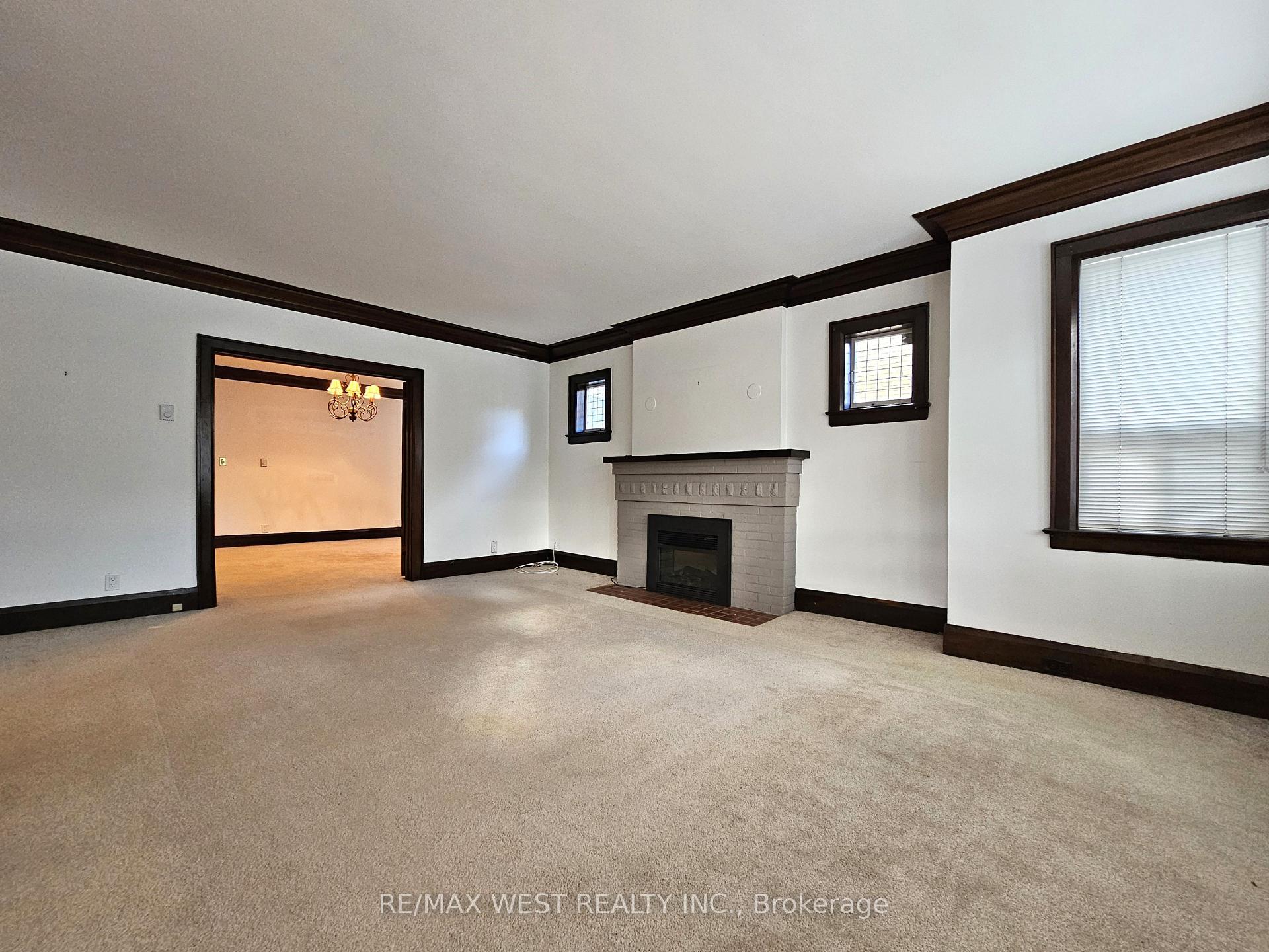 Photo 5 of Unit Main, 10 Oriole Gardens, Toronto, Yonge-St. Clair — HOMEH