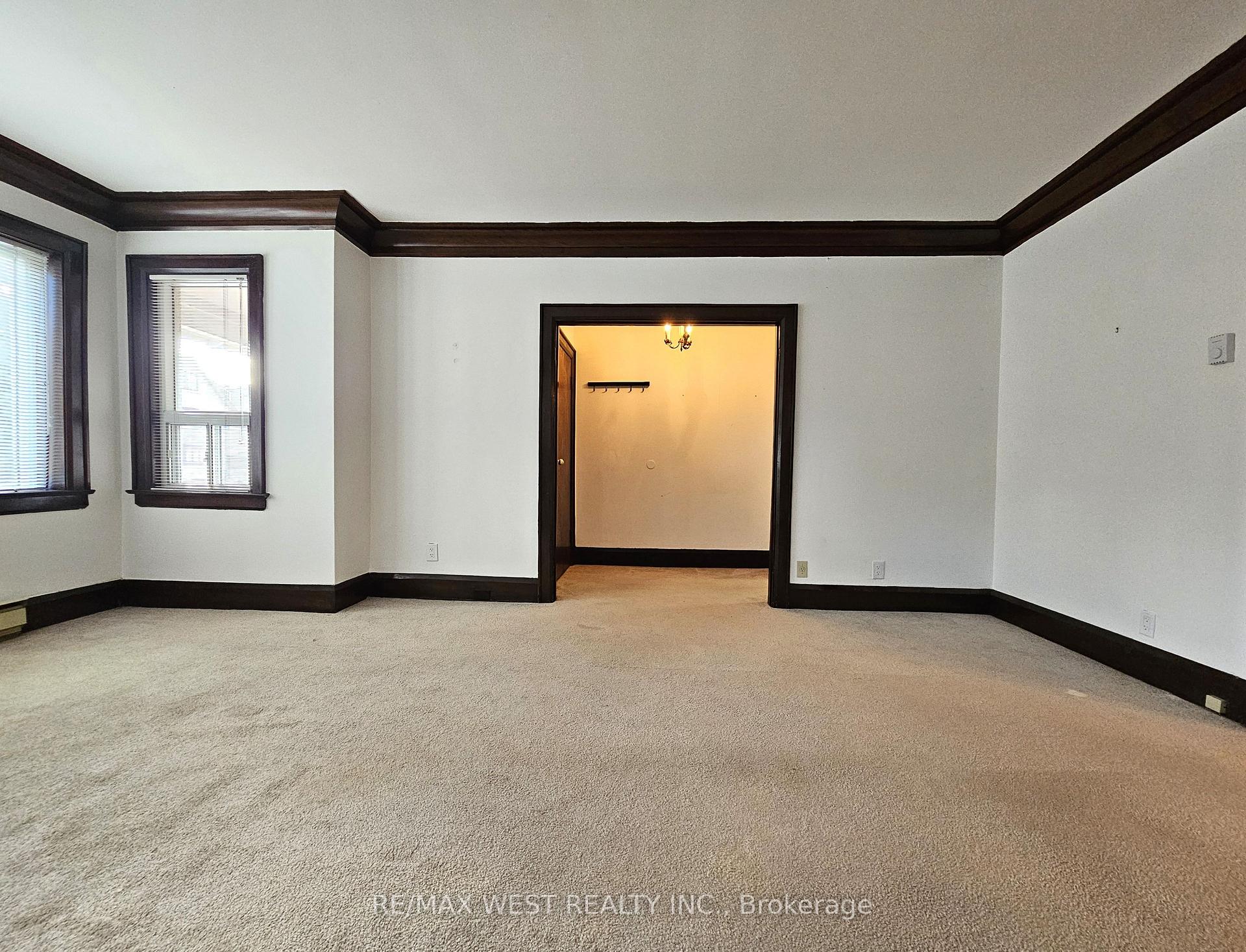 Photo 7 of Unit Main, 10 Oriole Gardens, Toronto, Yonge-St. Clair — HOMEH