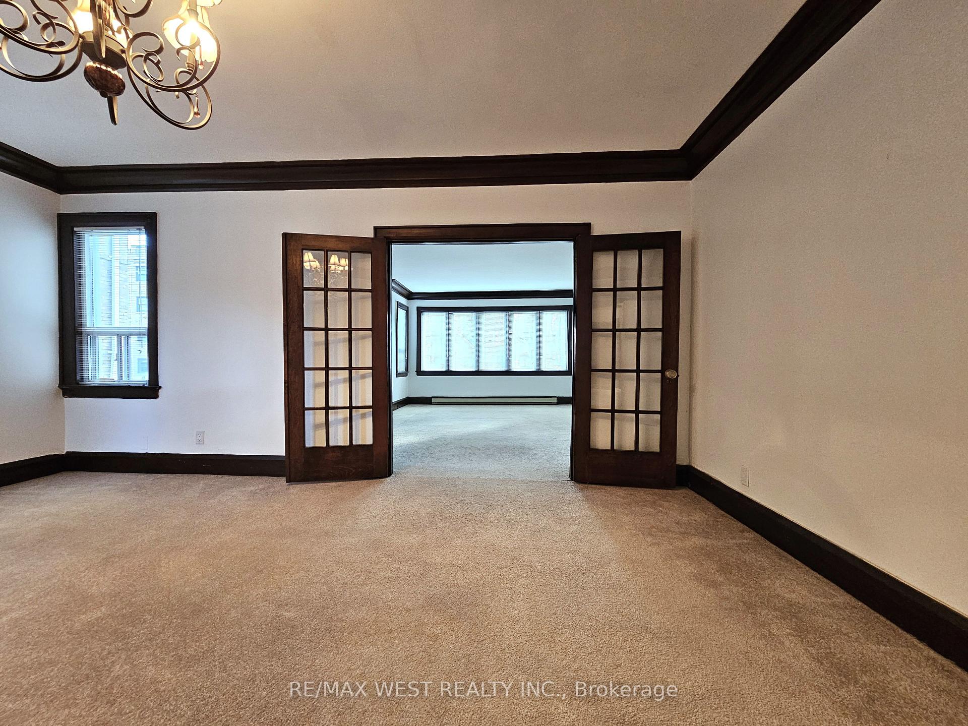 Photo 10 of Unit Main, 10 Oriole Gardens, Toronto, Yonge-St. Clair — HOMEH