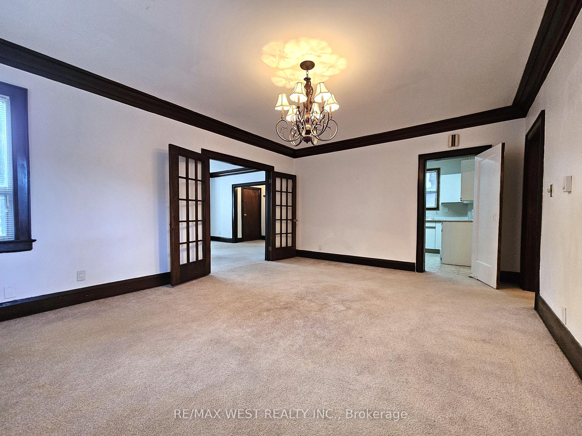 Photo 11 of Unit Main, 10 Oriole Gardens, Toronto, Yonge-St. Clair — HOMEH