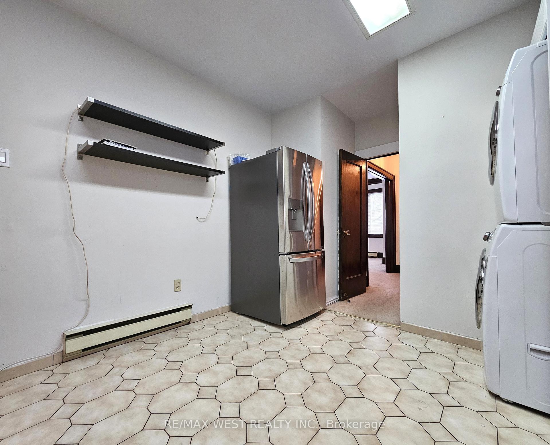Photo 15 of Unit Main, 10 Oriole Gardens, Toronto, Yonge-St. Clair — HOMEH