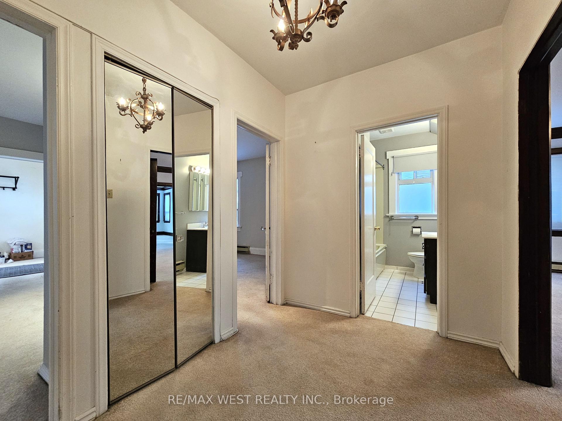 Photo 16 of Unit Main, 10 Oriole Gardens, Toronto, Yonge-St. Clair — HOMEH