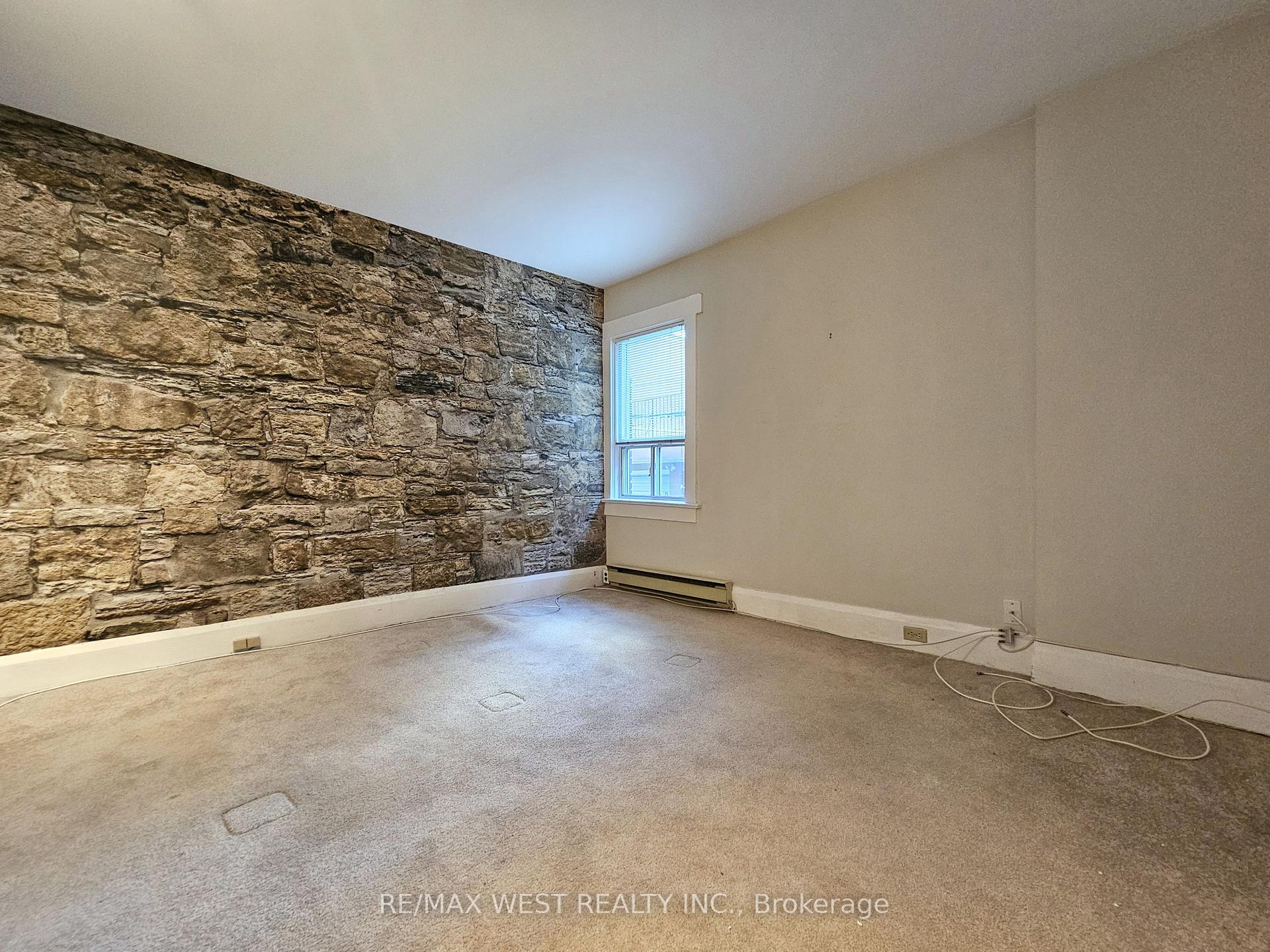 Photo 18 of Unit Main, 10 Oriole Gardens, Toronto, Yonge-St. Clair — HOMEH