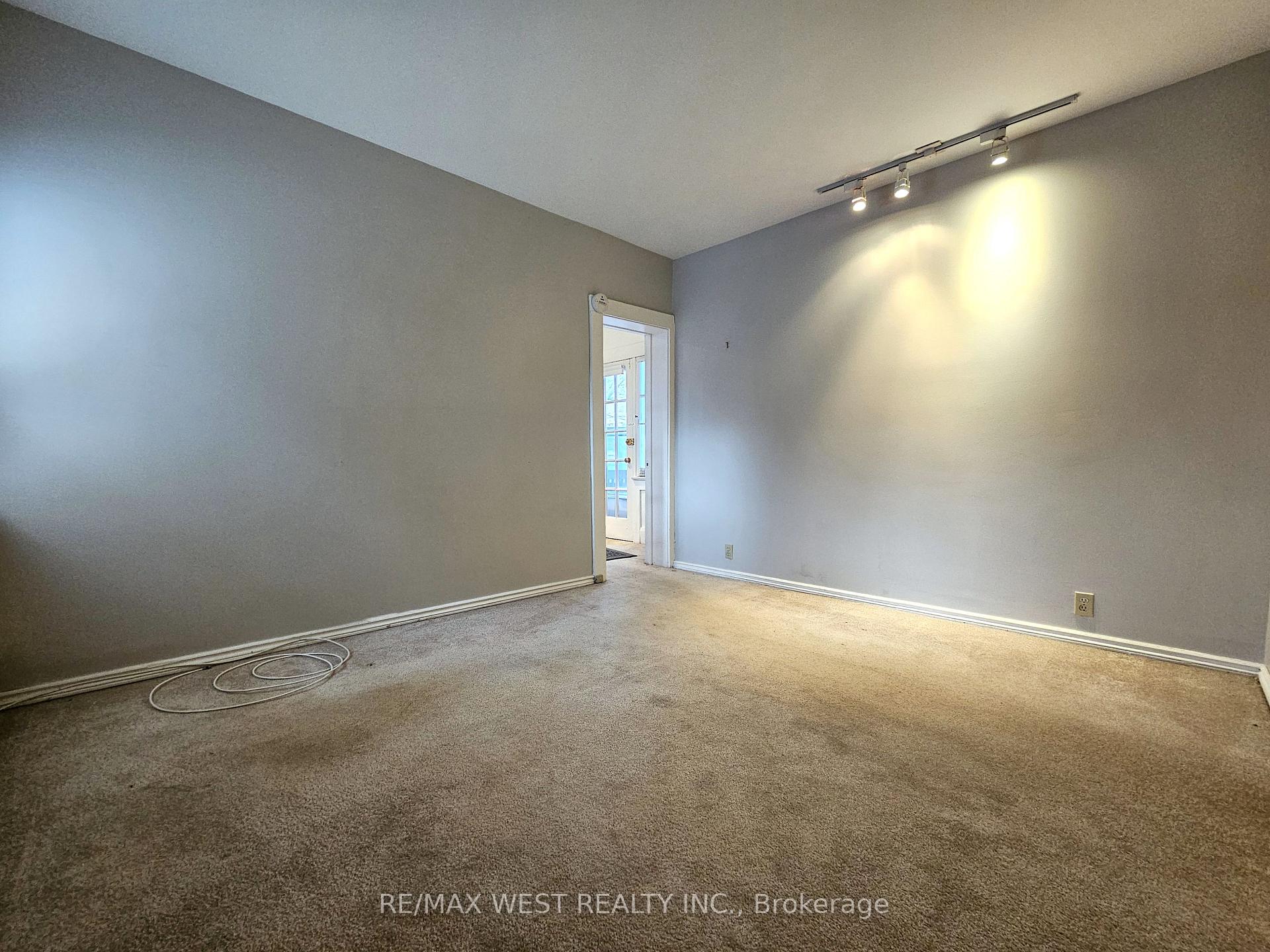 Photo 21 of Unit Main, 10 Oriole Gardens, Toronto, Yonge-St. Clair — HOMEH