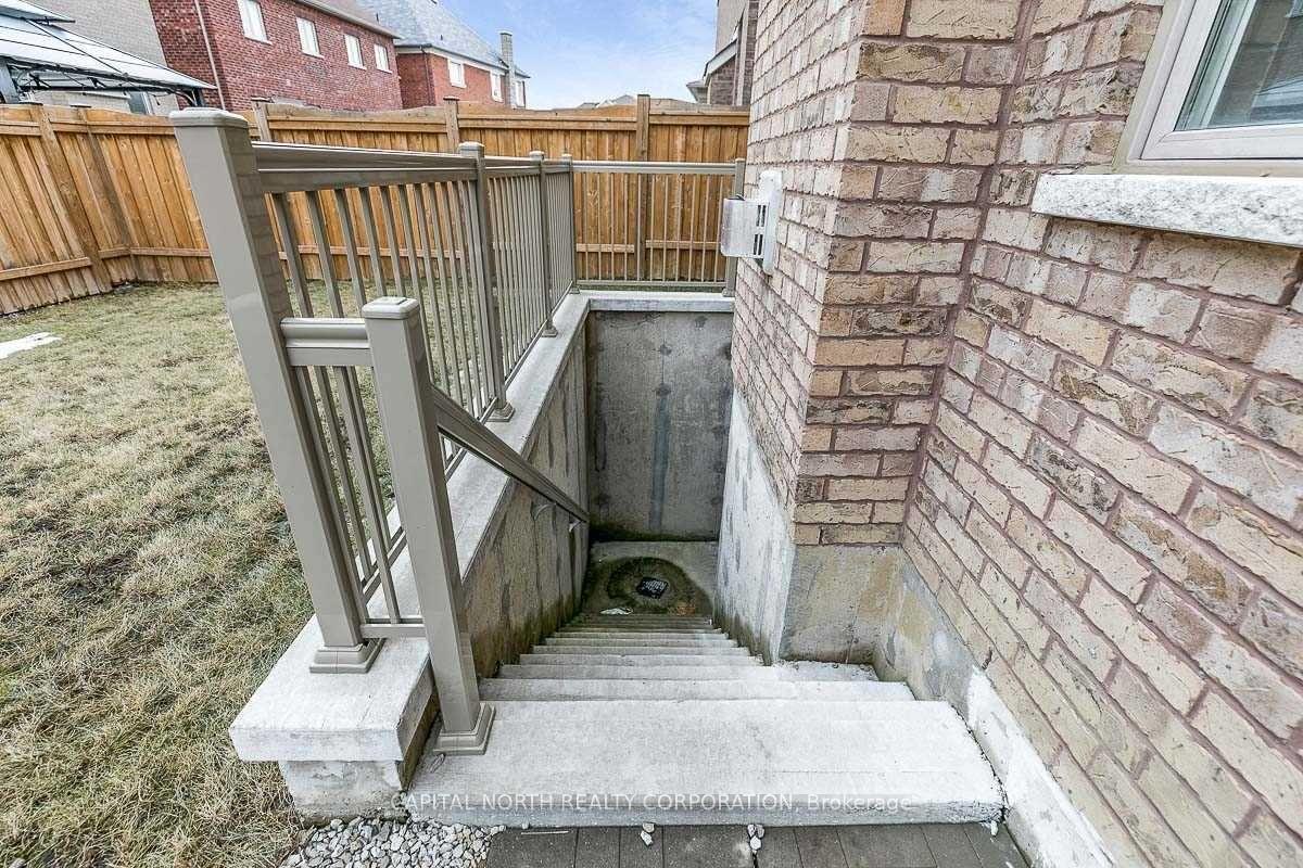 Photo 26 of 6 Nadmarc Street, Brampton, Toronto Gore Rural Estate — HOMEH