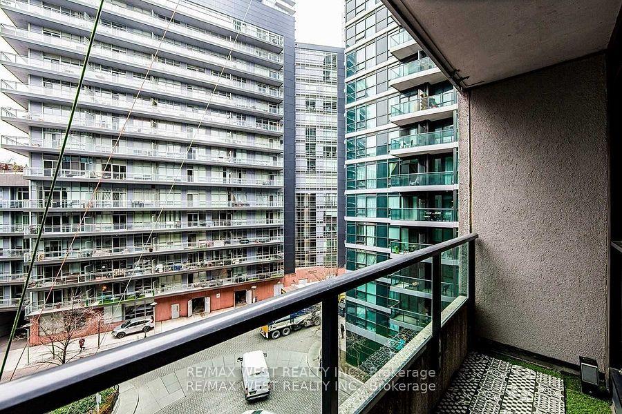 Photo 2 of Unit 634, 600 Fleet Street, Toronto, Niagara — HOMEH