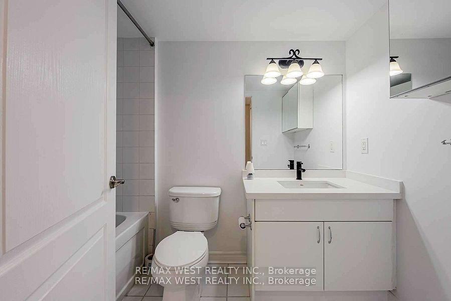 Photo 15 of Unit 634, 600 Fleet Street, Toronto, Niagara — HOMEH