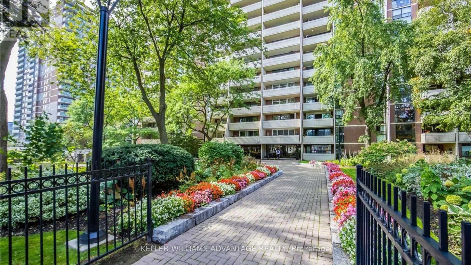 Front of Unit 2216, 40 Homewood Avenue