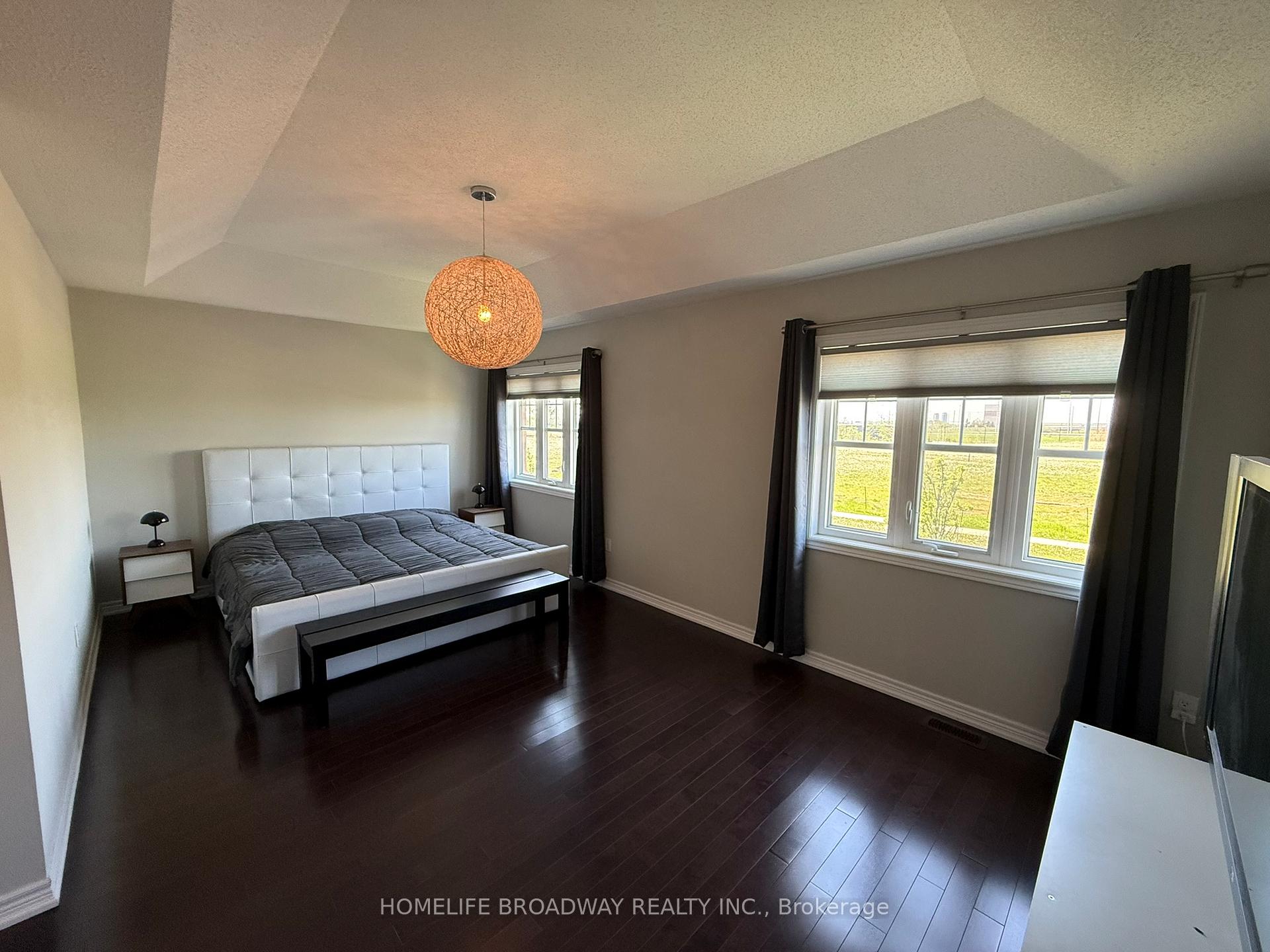 Photo 6 of 49 Staglin Court, Markham, Cathedraltown — HOMEH