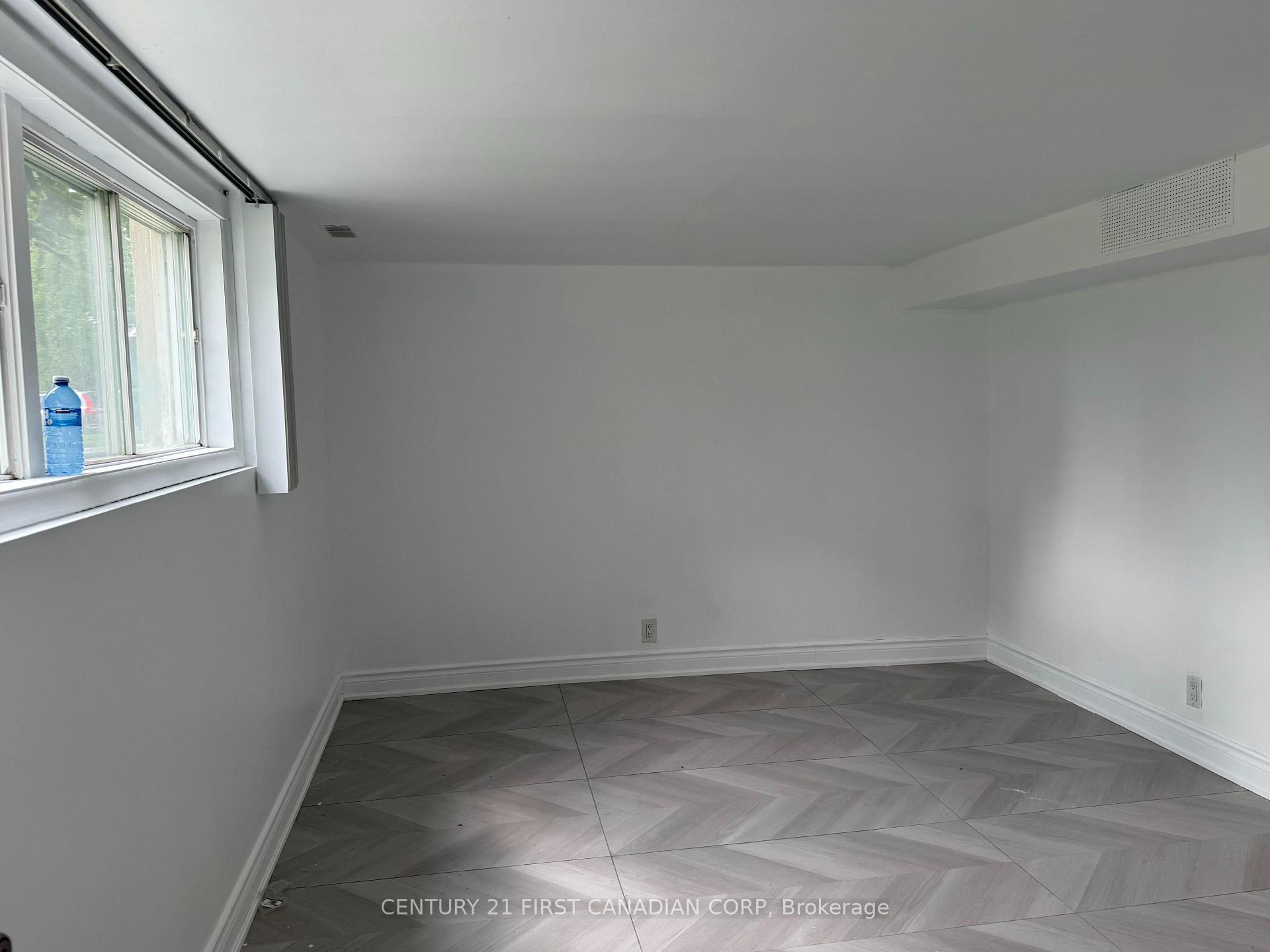 Photo 4 of Unit 1, 228 Burnside Drive, London, East I — HOMEH