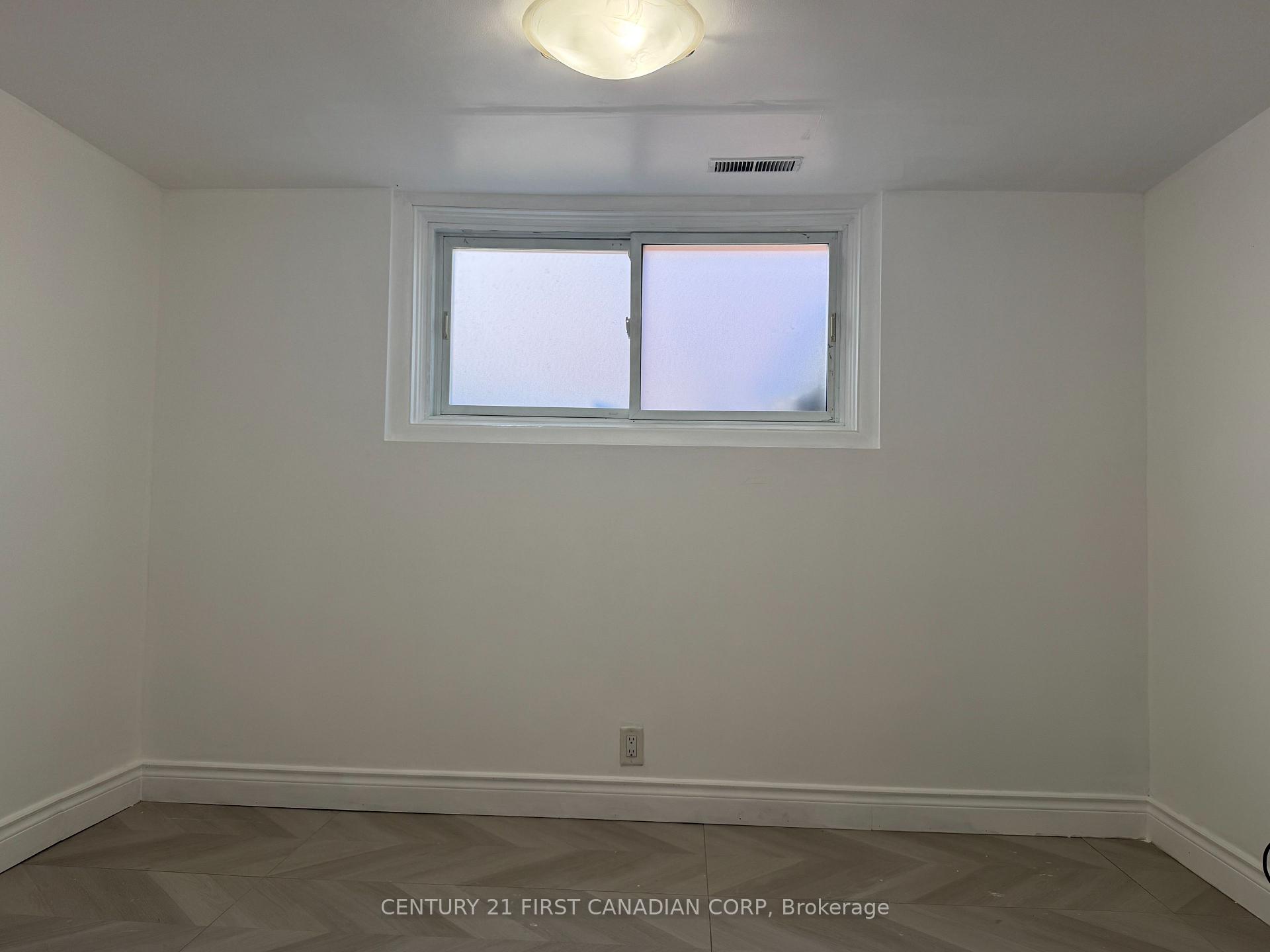 Photo 6 of Unit 1, 228 Burnside Drive, London, East I — HOMEH