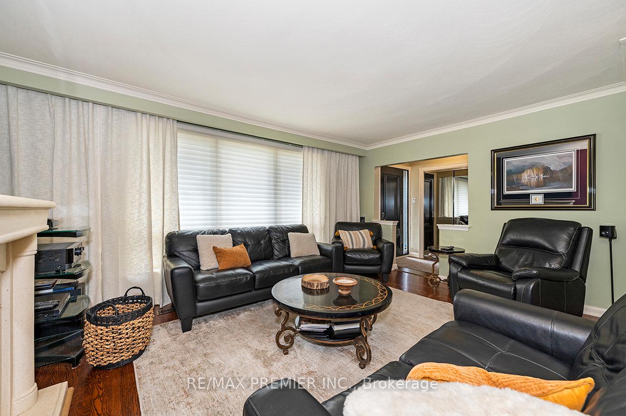 Photo 5 of 2894 Weston Road, North York, Humberlea-Pelmo Park — HOMEH