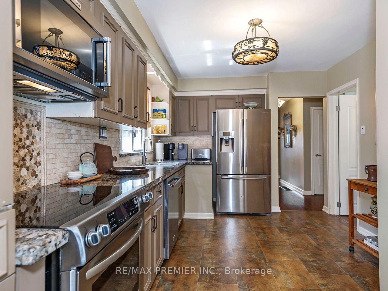 Photo 1 of 2894 Weston Road, North York, Humberlea-Pelmo Park — HOMEH