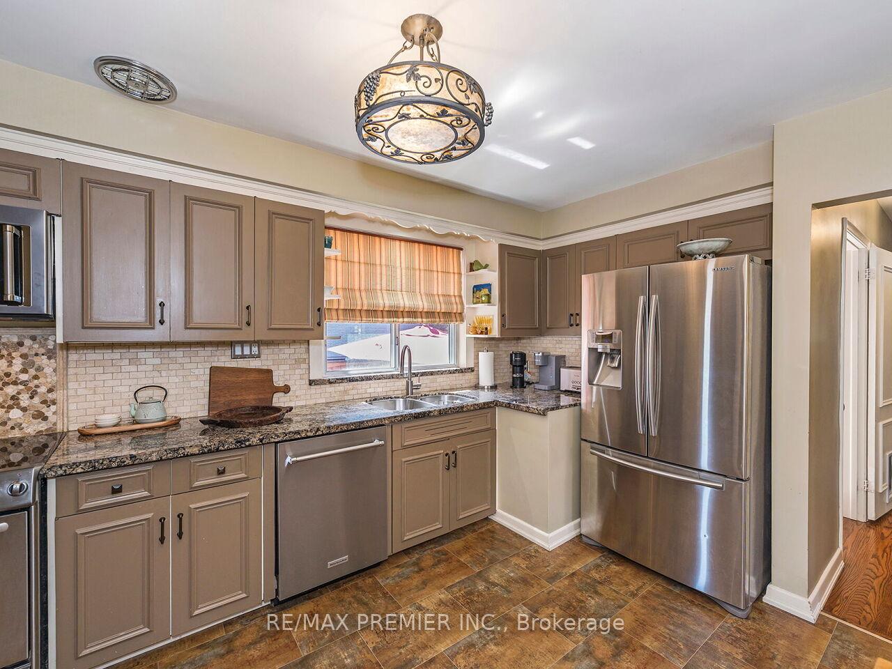 Photo 2 of 2894 Weston Road, North York, Humberlea-Pelmo Park — HOMEH