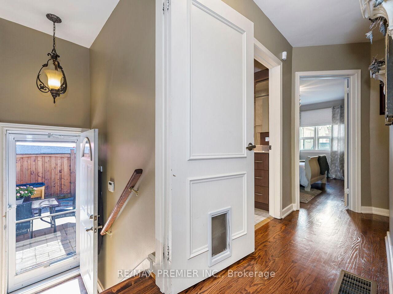 Photo 10 of 2894 Weston Road, North York, Humberlea-Pelmo Park — HOMEH