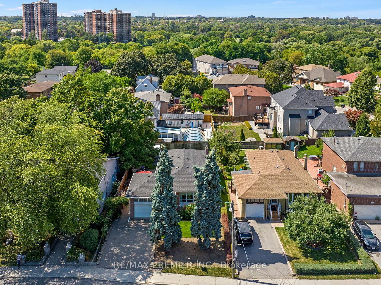 Photo 32 of 2894 Weston Road, North York, Humberlea-Pelmo Park — HOMEH