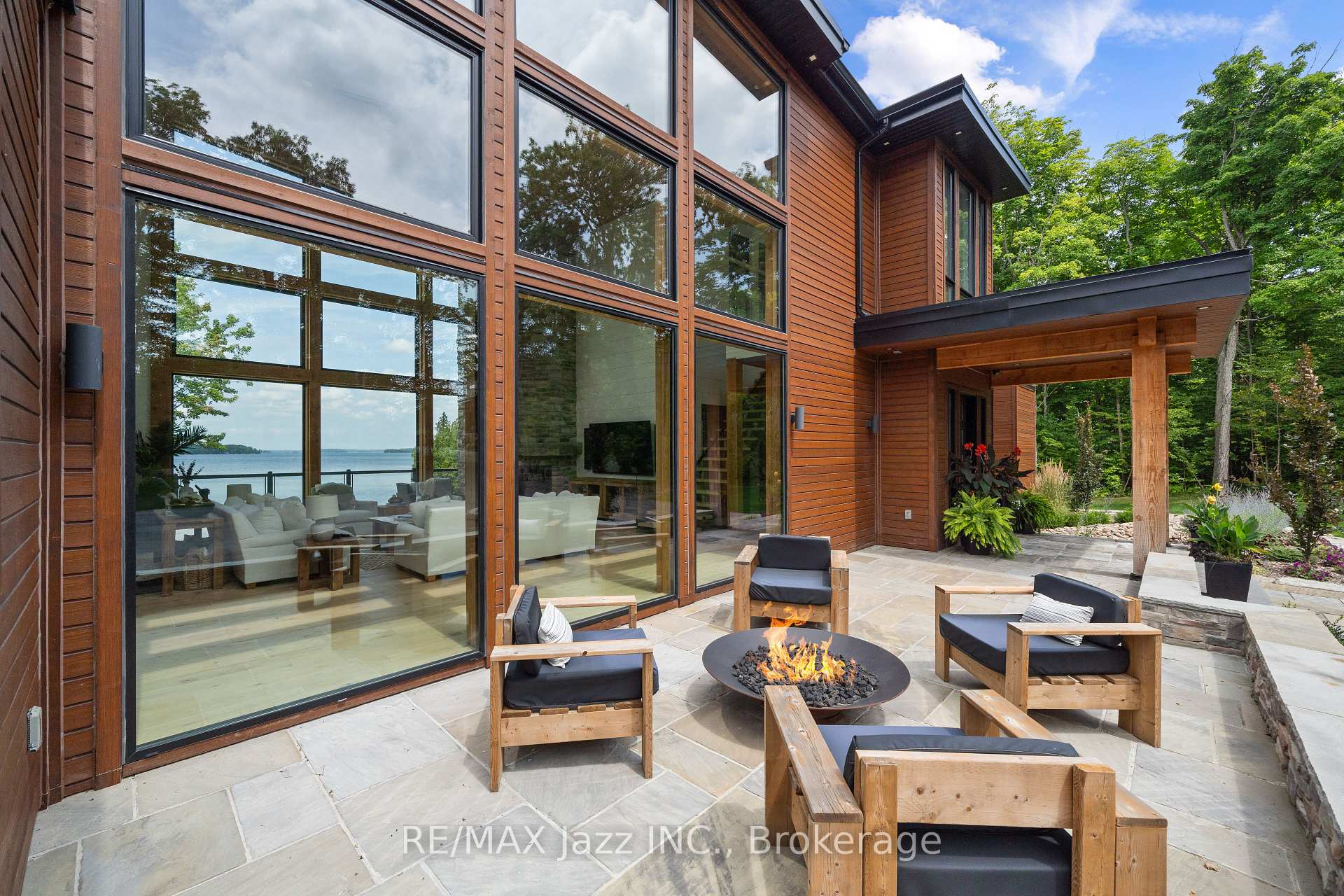 Photo 7 of 151 Elysian Fields Road, Kawartha Lakes, Fenelon — HOMEH
