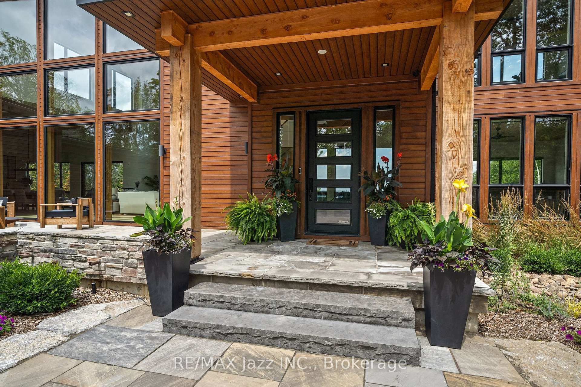 Photo 8 of 151 Elysian Fields Road, Kawartha Lakes, Fenelon — HOMEH