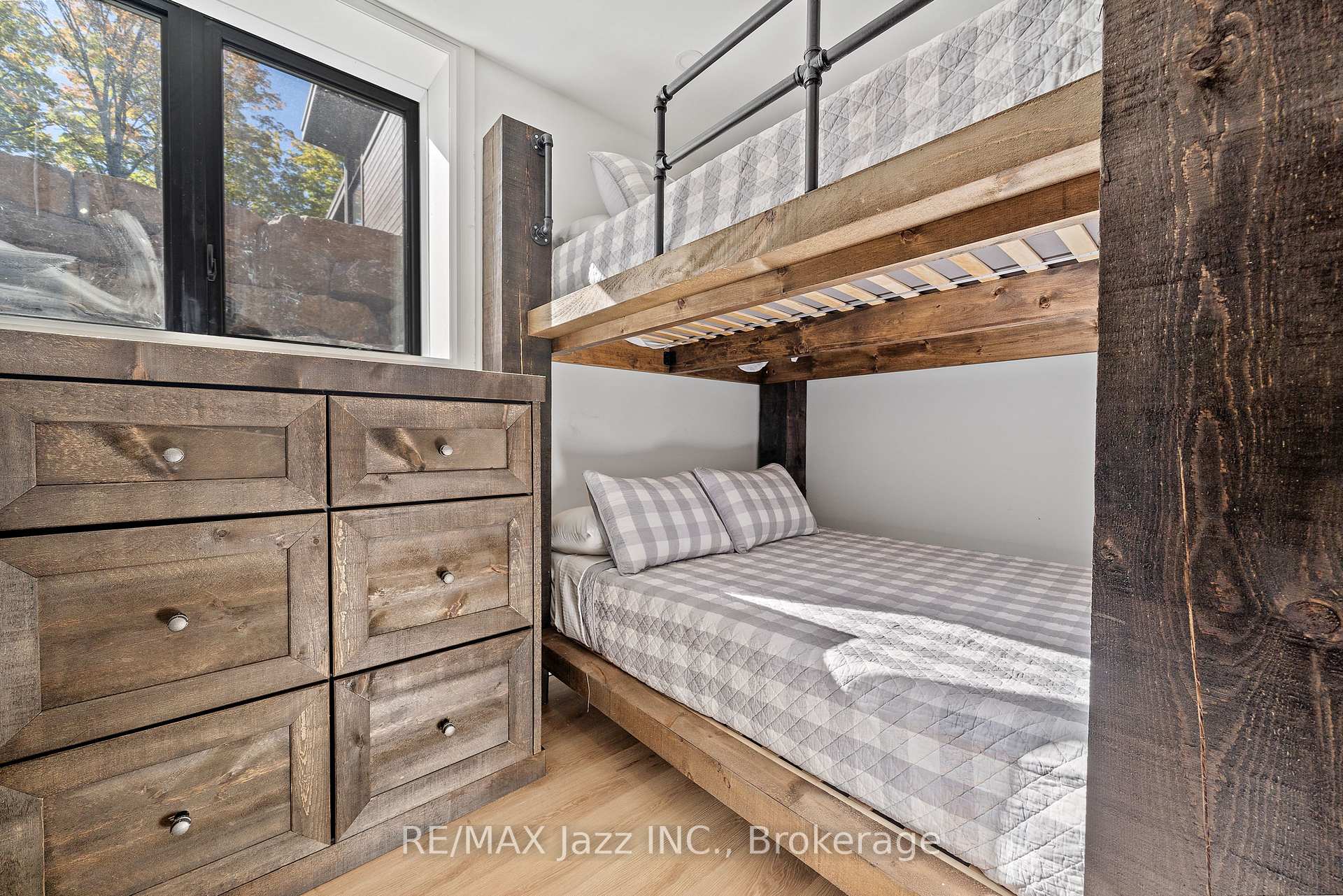 Photo 35 of 151 Elysian Fields Road, Kawartha Lakes, Fenelon — HOMEH