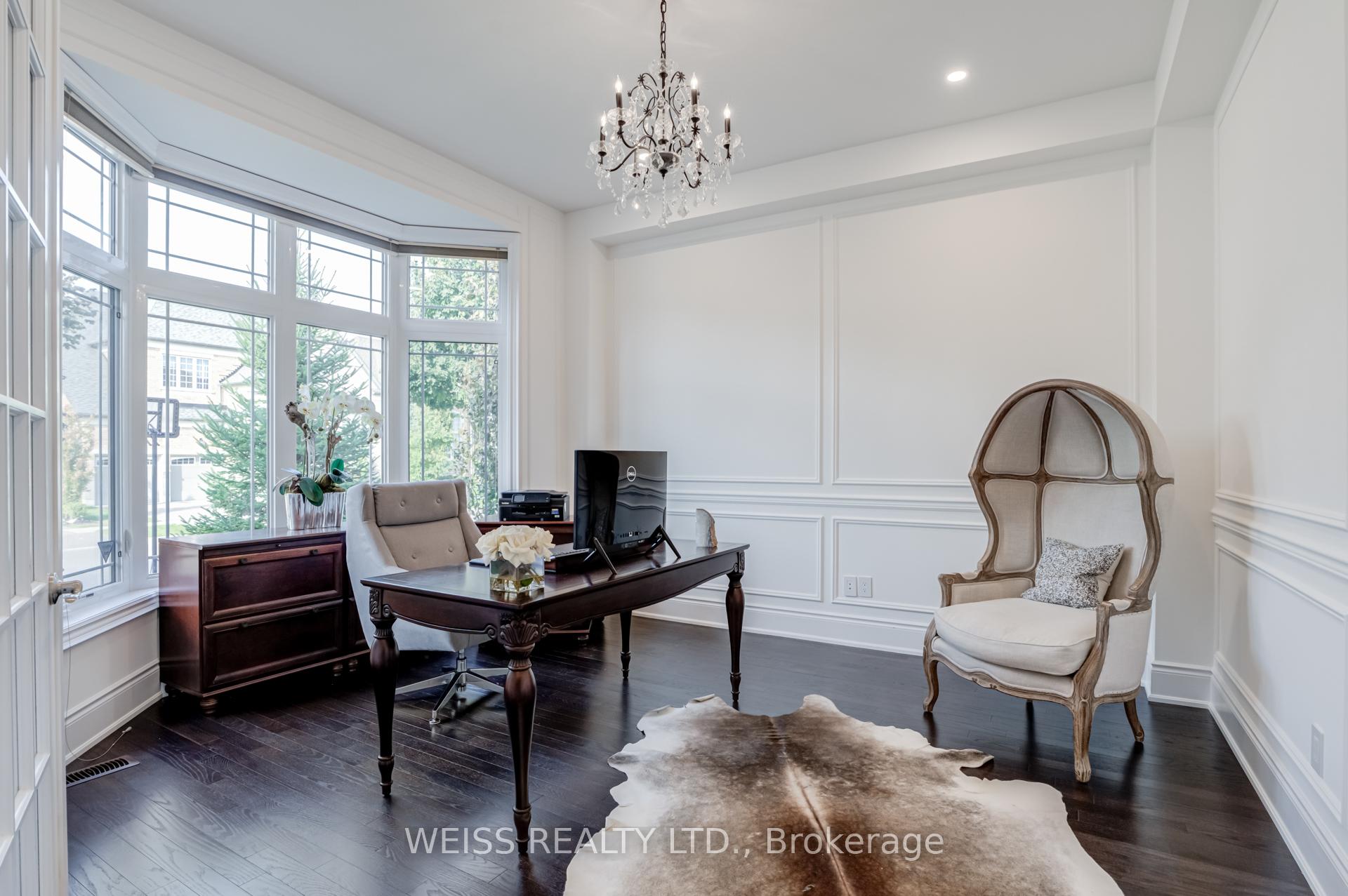Photo 4 of 43 Chesney Crescent, Vaughan, Kleinburg — HOMEH
