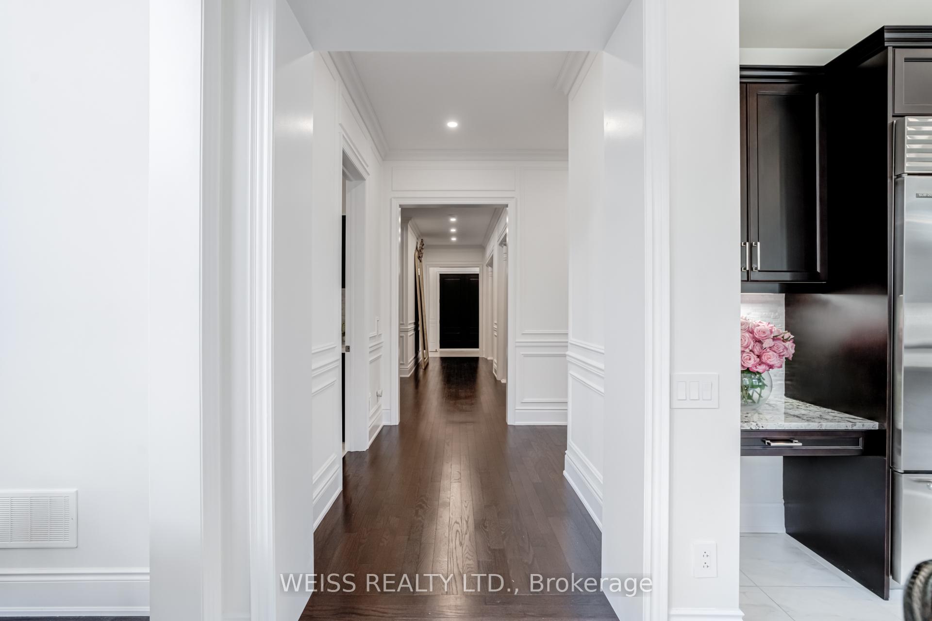 Photo 10 of 43 Chesney Crescent, Vaughan, Kleinburg — HOMEH
