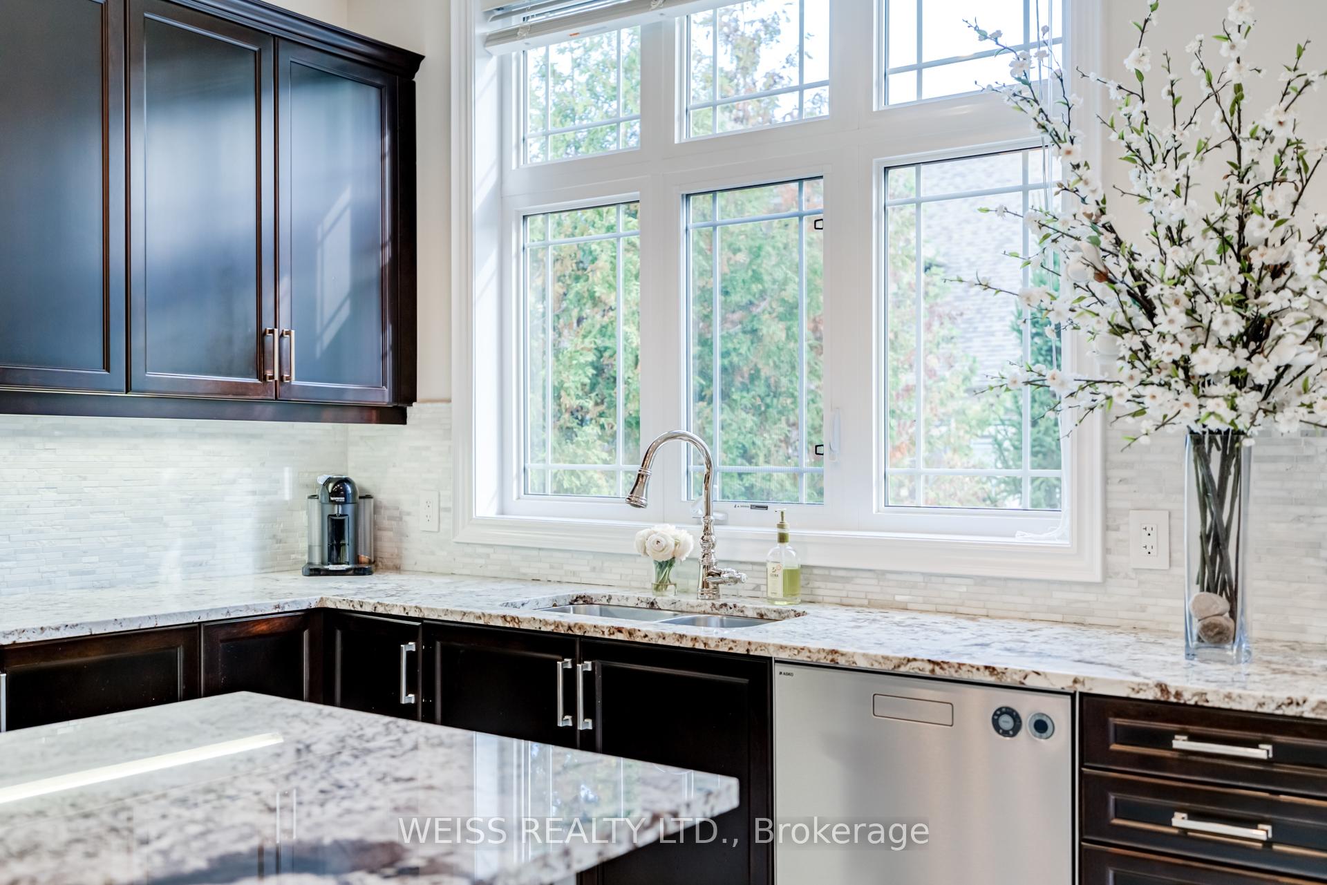 Photo 18 of 43 Chesney Crescent, Vaughan, Kleinburg — HOMEH