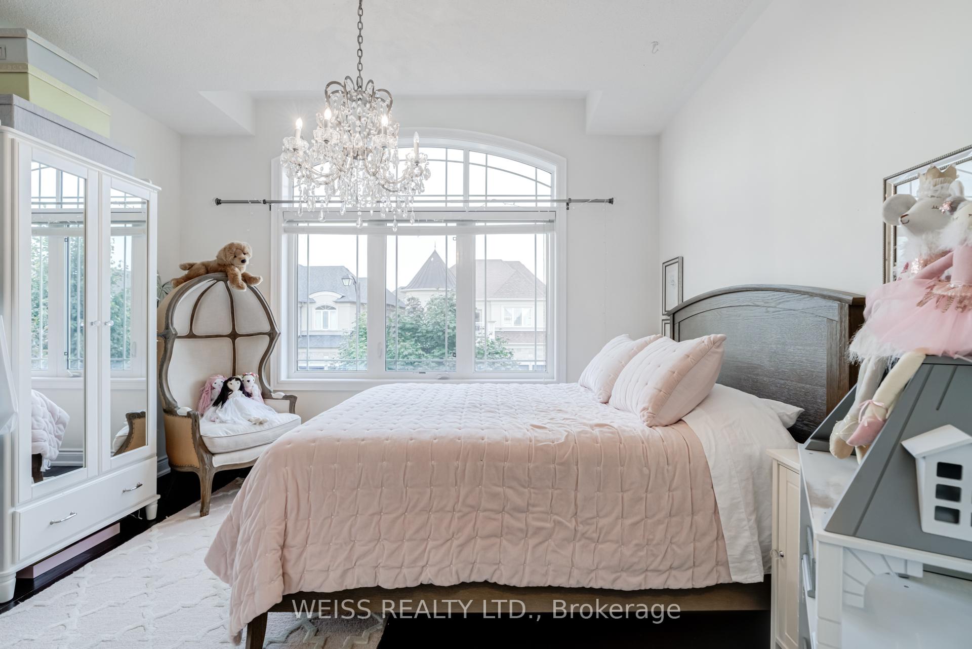 Photo 39 of 43 Chesney Crescent, Vaughan, Kleinburg — HOMEH