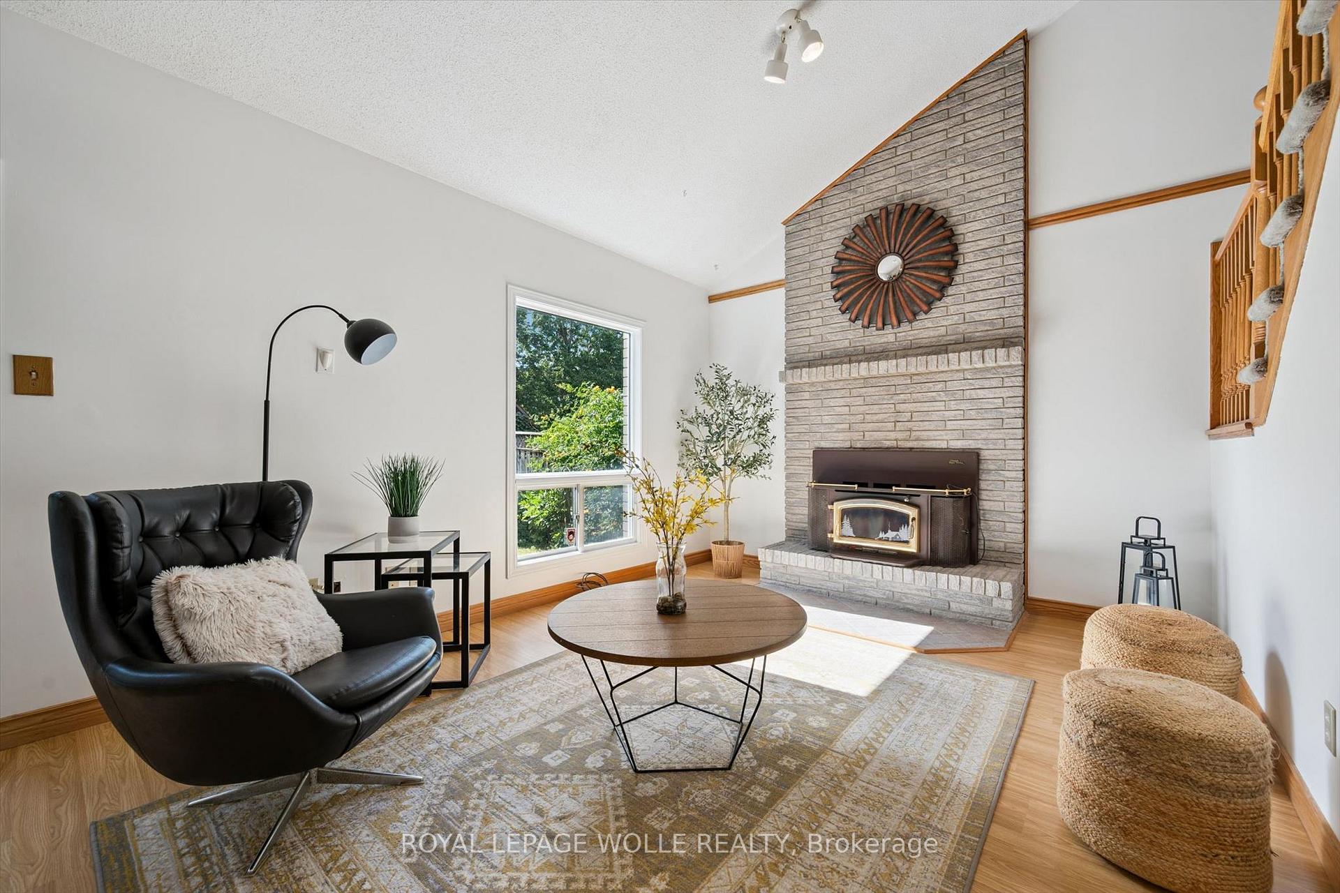 Photo 8 of 616 Westheights Drive, Kitchener, Forest Heights — HOMEH