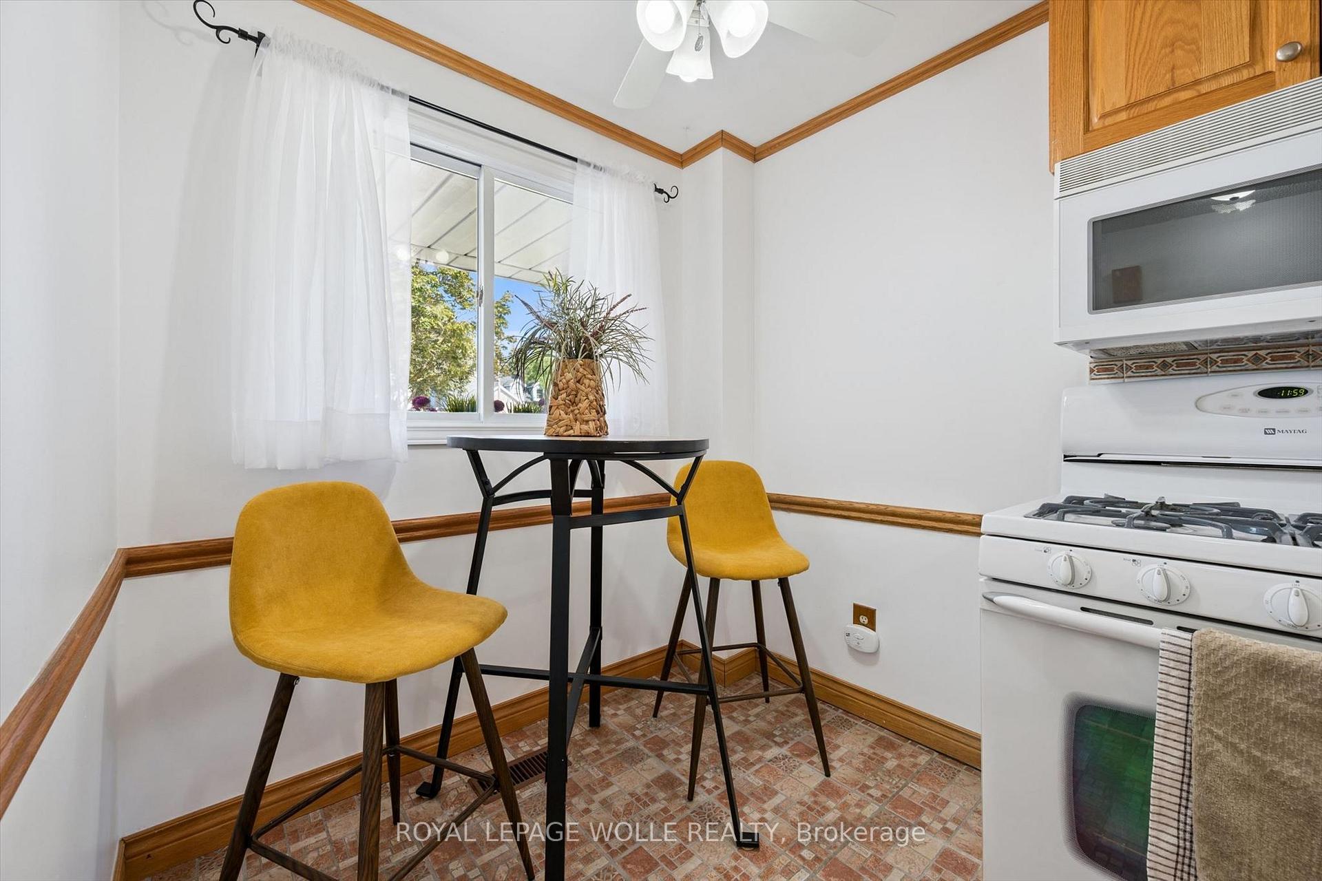 Photo 12 of 616 Westheights Drive, Kitchener, Forest Heights — HOMEH