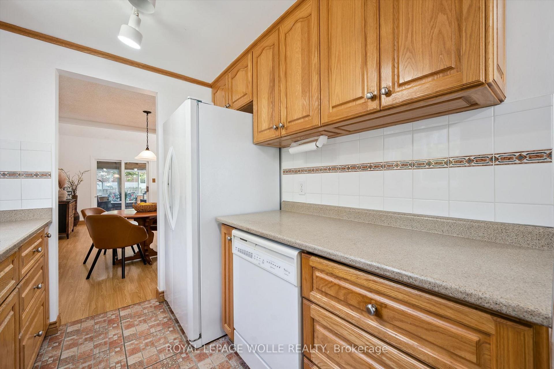 Photo 14 of 616 Westheights Drive, Kitchener, Forest Heights — HOMEH