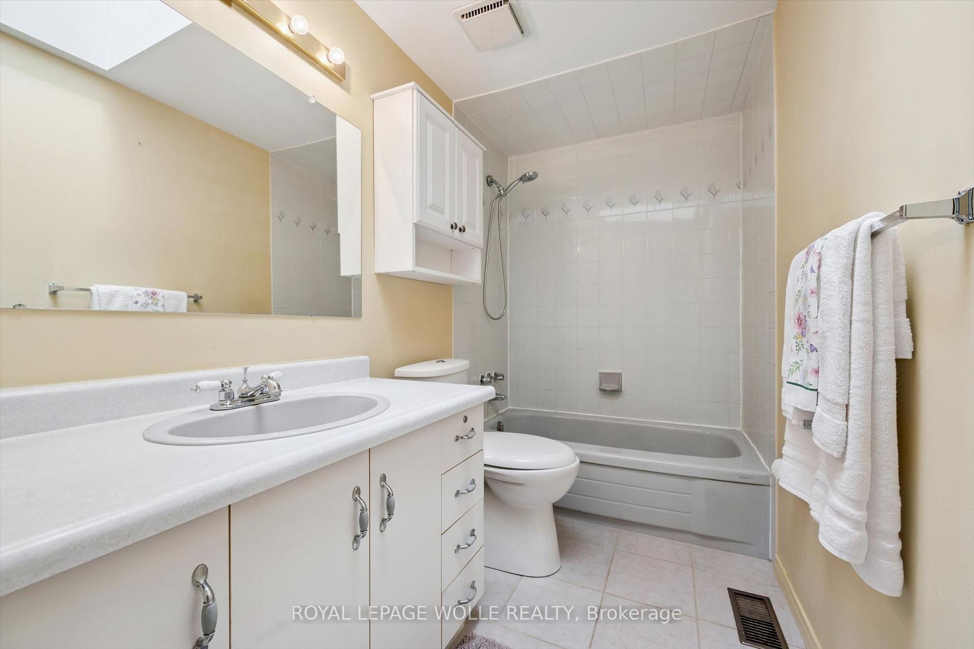 Photo 24 of 616 Westheights Drive, Kitchener, Forest Heights — HOMEH