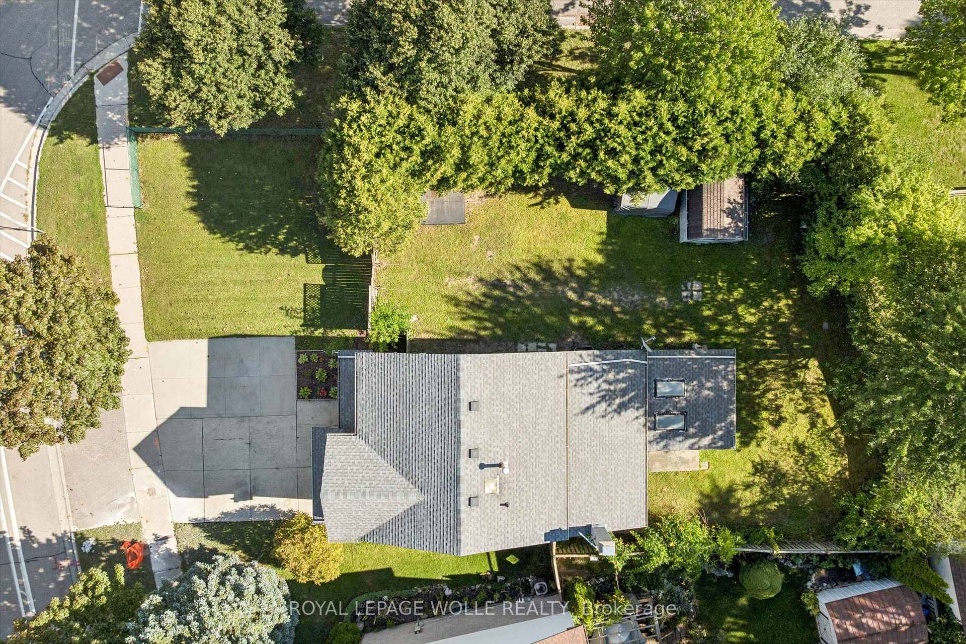 Photo 37 of 616 Westheights Drive, Kitchener, Forest Heights — HOMEH