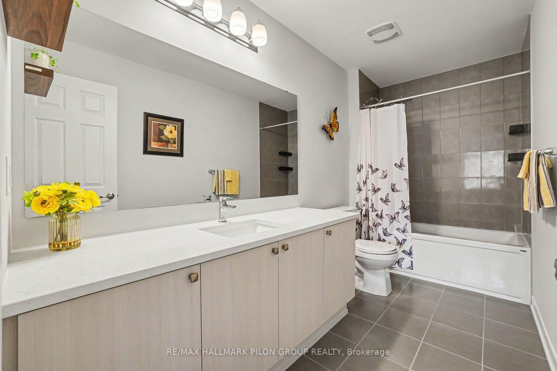 Photo 17 of 25 Stitch Mews, Ottawa, Goulbourn Twp From Franktown Rd/South To Rideau — HOMEH