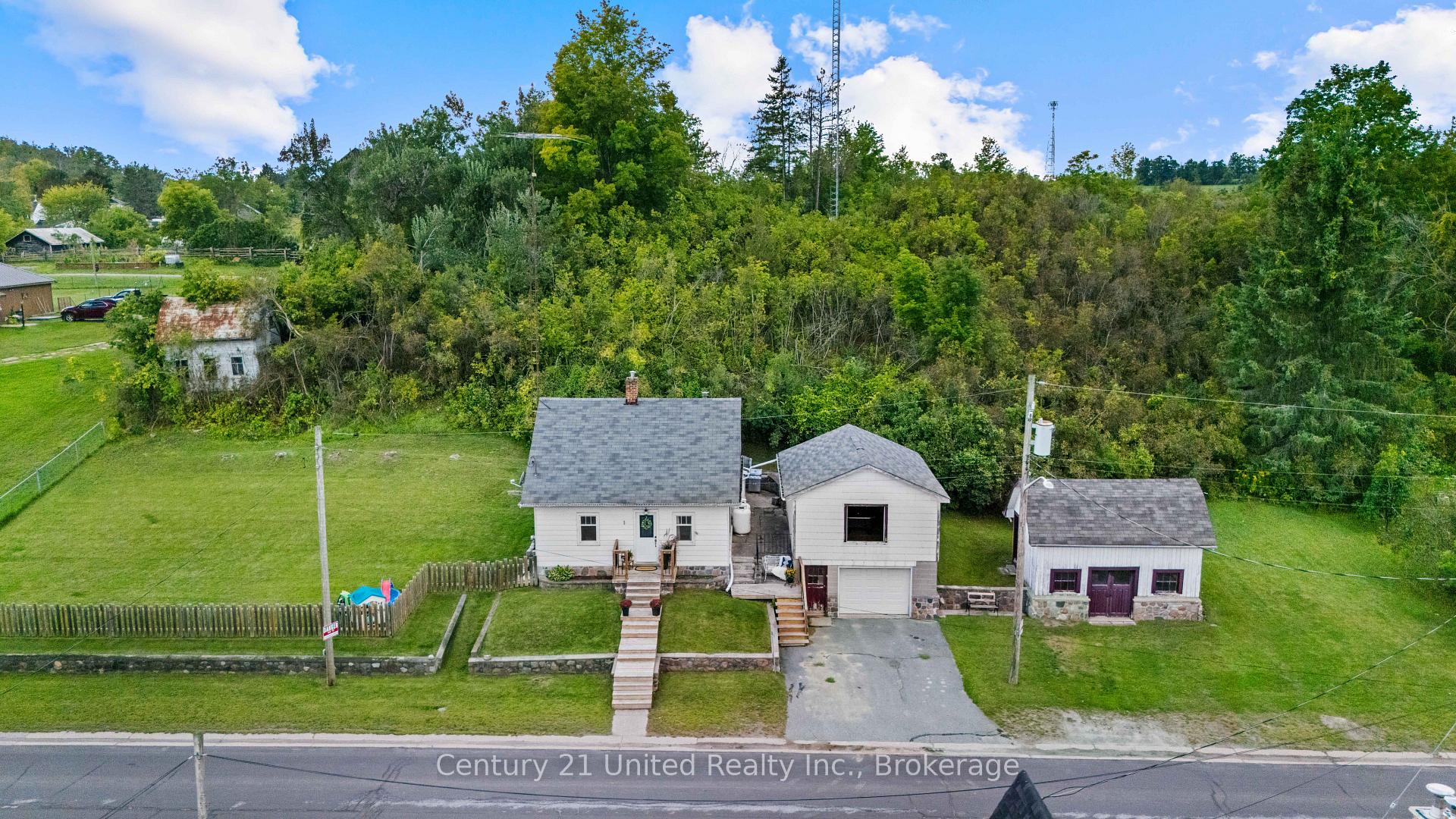 Photo of 882 Peterborough Street