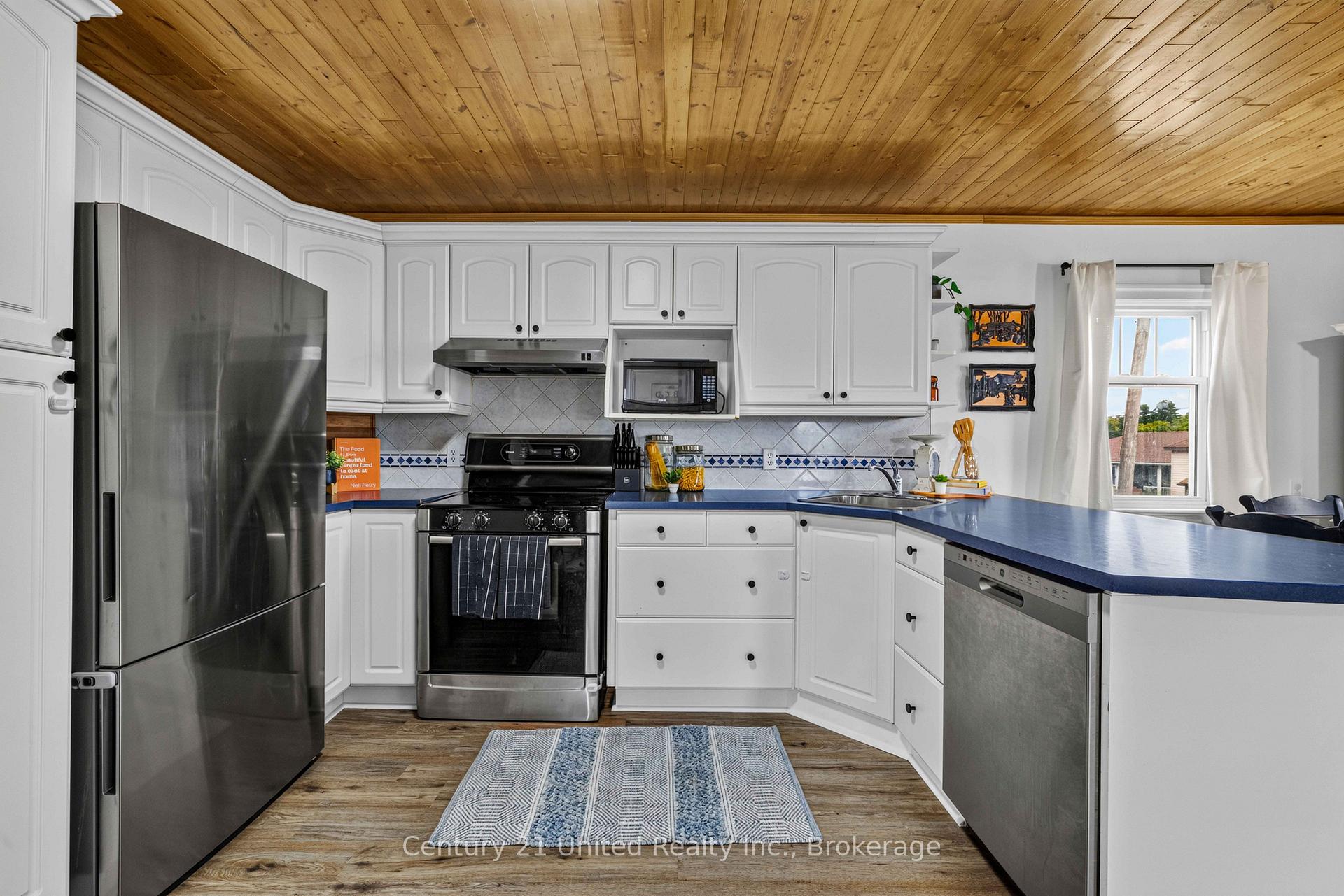 Photo 6 of 882 Peterborough Street, Douro-Dummer — HOMEH